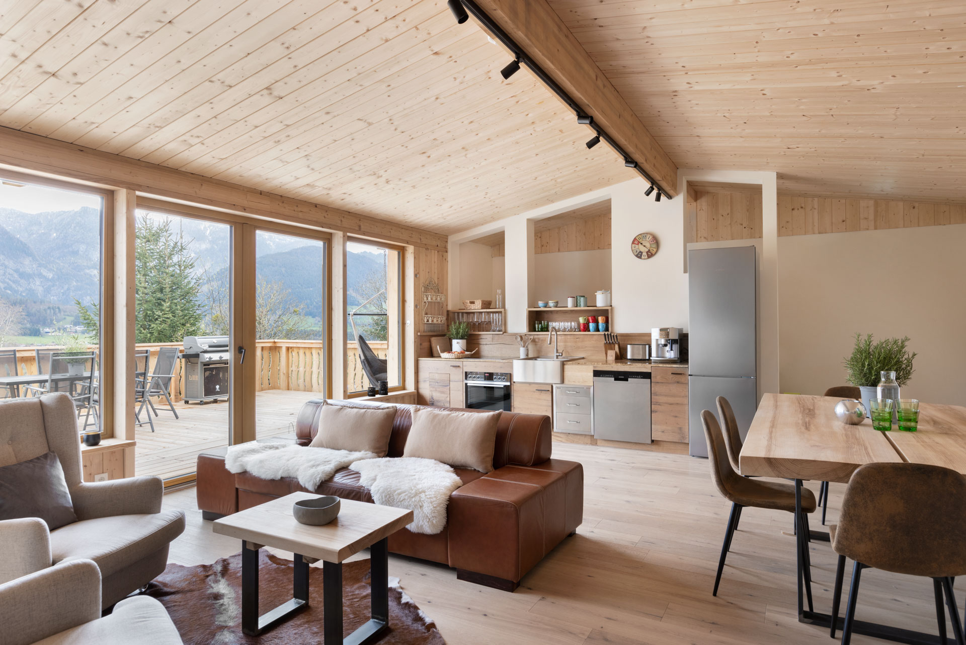 Hundehotel: Wohnung 11 mit großem Wohn-Essbereich und Terrasse - Ferienhäuser Gerhart