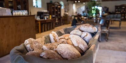 Hundehotel - Umgebungsschwerpunkt: am Land - Paßhammer - Hausgemachtes Brot aus Natursauerteig - Hotel Hofwirt