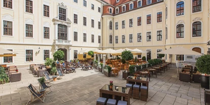 Hundehotel - Wellnessbereich - Gohrisch - Innenhof - Hotel Taschenbergpalais Kempinski Dresden