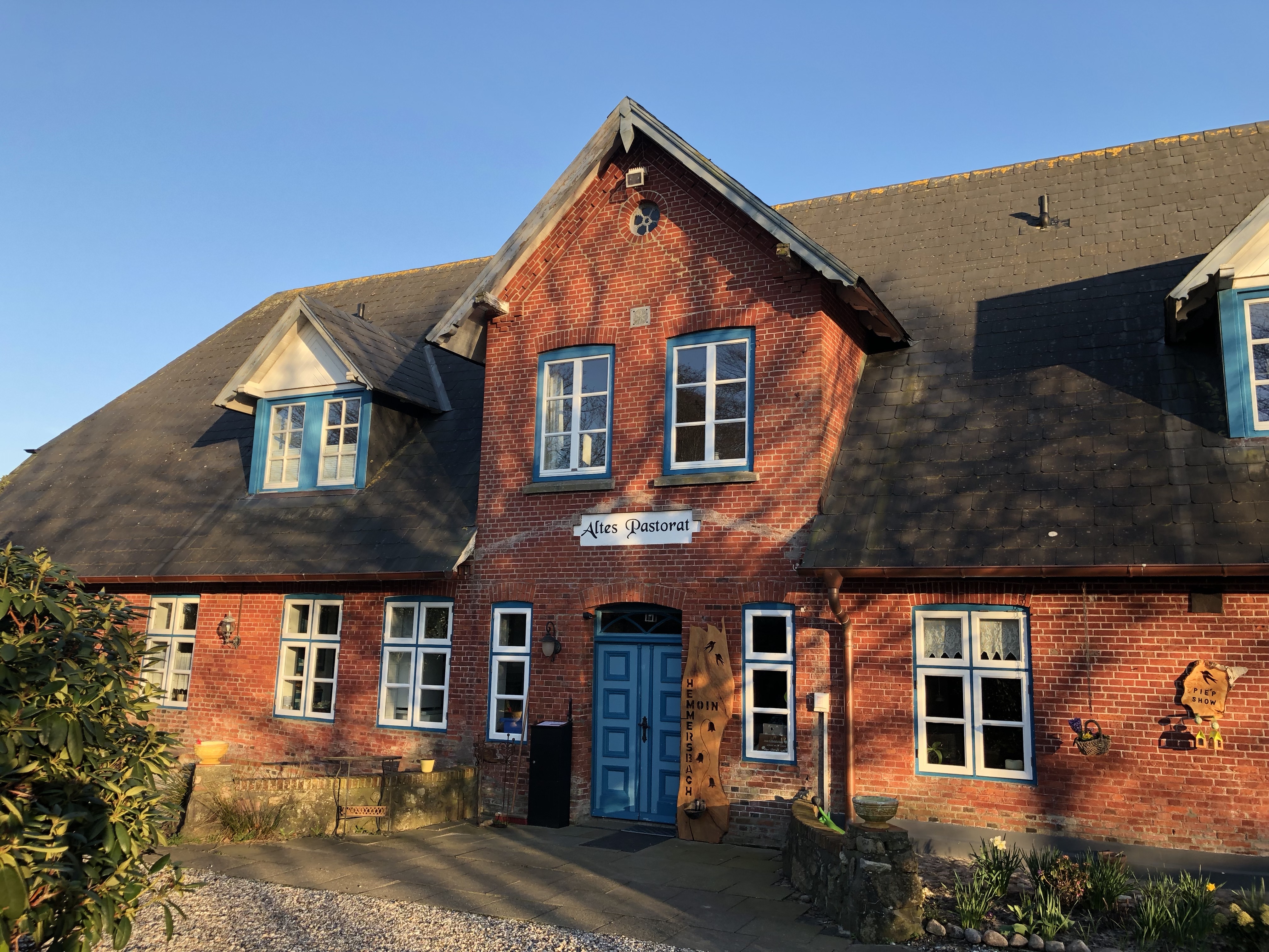 Urlaub-mit-Hund - Unser Hotel "Altes Pastorat" aus dem Jahre 1861. - Hotel - Pension „ALTES PASTORAT“