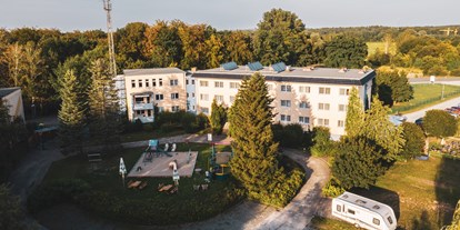 Hundehotel - Umgebungsschwerpunkt: am Land - Rostock (Kreisfreie Stadt Rostock) - Familienhotel am Tierpark