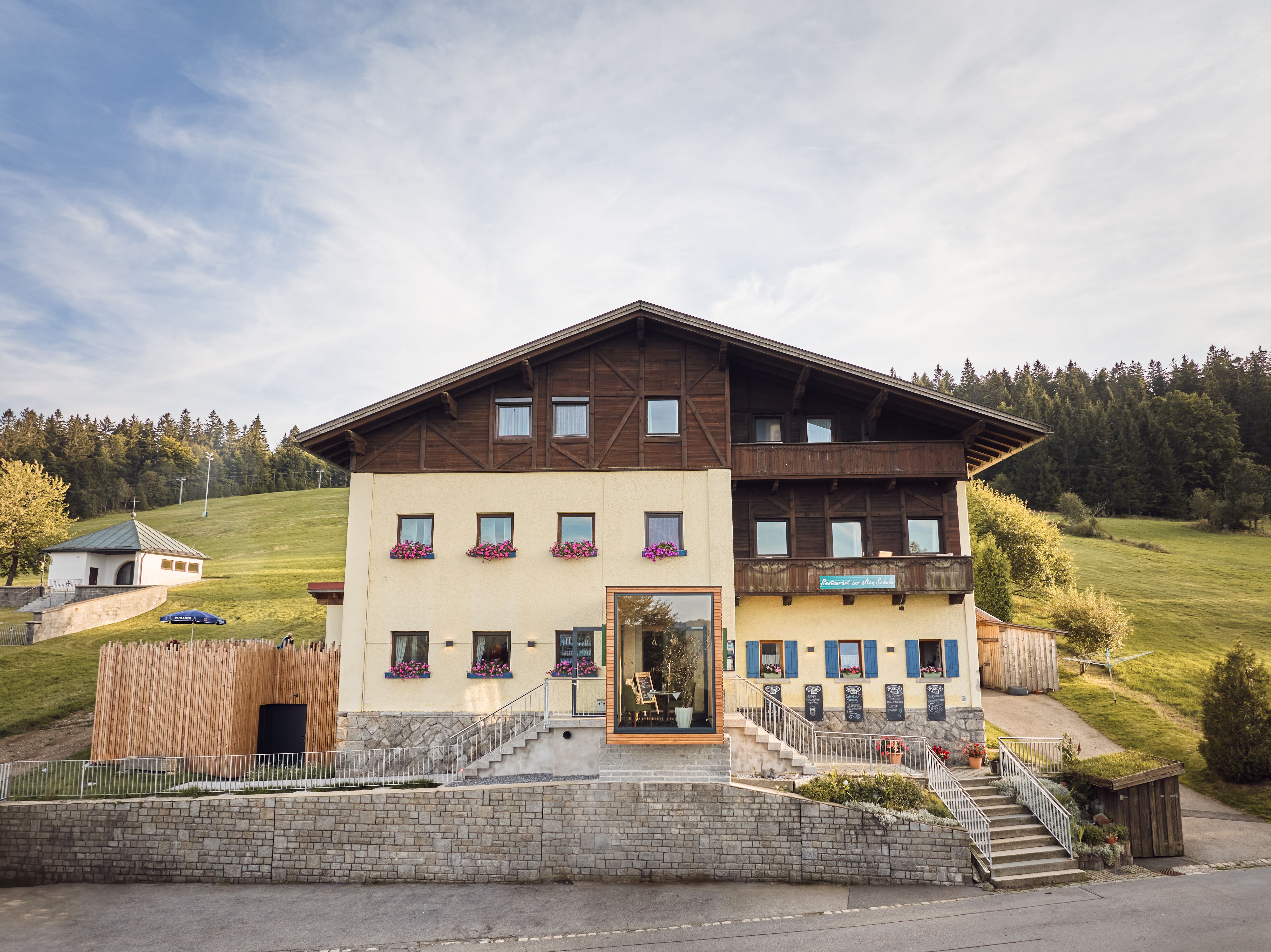 Hundehotel: Vorderansicht Hotel Sportalm - Landhotel Sportalm