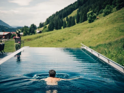 Hundehotel - Pools: Infinity Pool - Maierhöfen (Landkreis Lindau) - Torghele's Wald & Fluh