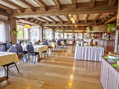 Hundehotel - Klassifizierung: 3 Sterne S - Frühstücksrestaurant im Gästehaus Himmelreich - Hotel-Resort Waldachtal