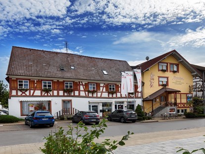 Hundehotel - Umgebungsschwerpunkt: Therme - Uhldingen-Mühlhofen - Aussenansicht Storchen - Bodensee Hotel Storchen 