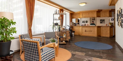 Hundehotel - Sauna - Davos Dorf - Empfang / Reception - Sunstar Hotel Lenzerheide - Sunstar Hotel Lenzerheide