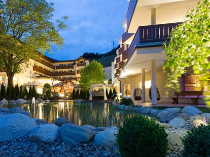 Hundehotel - Pools: Außenpool beheizt - Dorf Tirol - Wiesenhof Garden Resort 