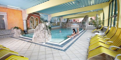 Hundehotel - Bademöglichkeit für Hunde - Dunzing (Stroheim, Sankt Agatha) - Indoorpool - Hotel Donauschlinge Riverresort