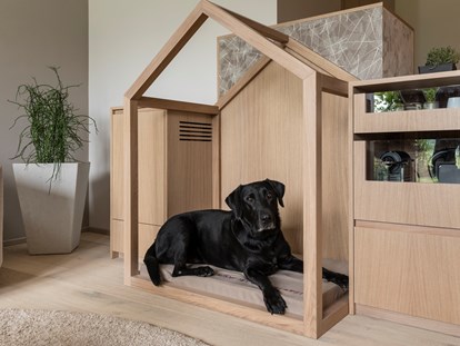 Hundehotel - Hundewiese: eingezäunt - Innerschwand - Exklusive Gartensuite für Hundebesitzer - Hotel DIE WASNERIN