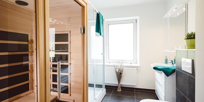 Hundehotel - Unterkunftsart: Appartement - Paßhammer - Badezimmer mit Infrarot-Kabine - Erzberg Alpin Resort