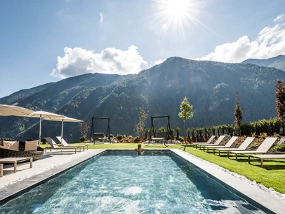 Hundehotel - keine Leinenpflicht im Hotel - Trentino-Südtirol - Der Pool - Tuberis Nature & Spa Resort