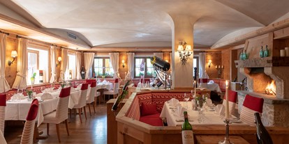 Hundehotel - Pontresina - Restaurant Grischunstübli & Bündnerstube - Hotel Alpina Klosters