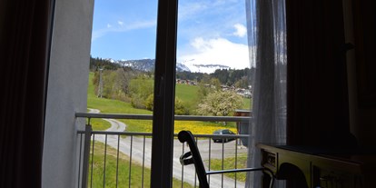 Hundehotel - Klassifizierung: 4 Sterne - Davos Wiesen - Unsere wunderschöne Aussicht vom Singleroom - Hillsite Hotel Flims