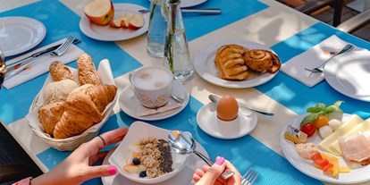 Hundehotel - Verpflegung: Frühstück - Treffen (Treffen am Ossiacher See) - Reichhaltiges Frühstück zum perfekten Start in den Tag - Seehotel Das JO.