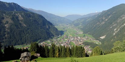 Hundehotel - Umgebungsschwerpunkt: Berg - Tiroler Unterland - Blick ins Zillertal - Apart Hotel Austria