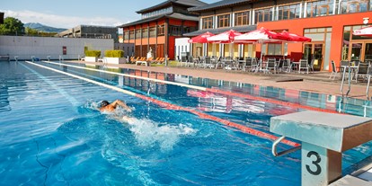 Hundehotel - Umgebungsschwerpunkt: Fluss - Feldkirchen bei Graz - Sportbecken außen - Asia Hotel & Spa Leoben