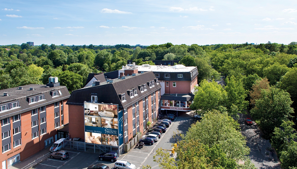 Urlaub-mit-Hund - Außenaufnahme Hotel Munte am Stadtwald - MUNTE - Wellnesshotel am Stadtwald