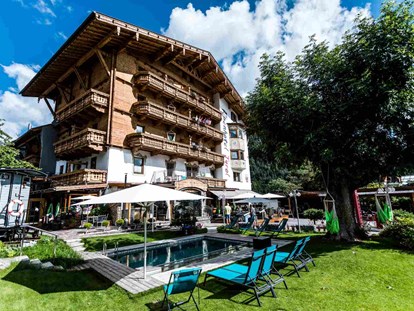 Hundehotel - Hundewiese: eingezäunt - Thierberg (Kufstein) - Alpenhotel Tyrol - 4* Adults Only Hotel am Achensee