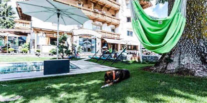 Hundehotel - Hundewiese: eingezäunt - PLZ 6351 (Österreich) - Alpenhotel Tyrol - 4* Adults Only Hotel am Achensee
