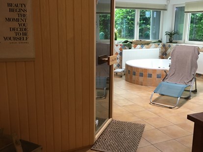 Hundehotel - Bademöglichkeit für Hunde - Hochfeistritz - Sauna und Dampfbad
Whirlpool in der Ferienwohnung - Naturforsthaus 