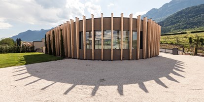 Hundehotel - Sitzplatz im Garten - Trentino-Südtirol - Weingut Moser