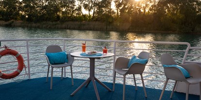 Hundehotel - Verpflegung: Halbpension - Lignano Sabbiadoro - Happy Hour in Emeral River - Marina Azzurra Resort