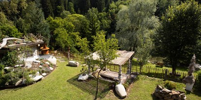 Hundehotel - Sitzplatz im Garten - Österreich - Smileys Fuss Chalet Lieserrauschen - Smileys Fluss Chalet