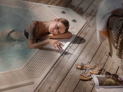 Hundehotel - Pools: Außenpool beheizt - Sonnenhotel Adler Nature Spa Adults only
