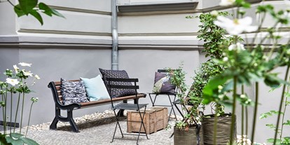 Hundehotel - Preisniveau: exklusiv - Gorki Apartment Innenhof - Weinbergsweg 25 - 10119 Berlin  - Gorki Apartments