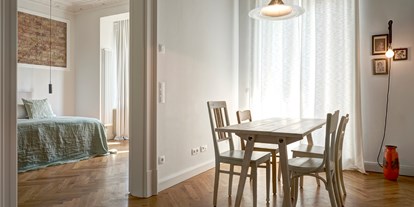 Hundehotel - Kategorki 2
Bis 2 Personen
48–51 m2
Badewanne
Regenwalddusche - Gorki Apartments