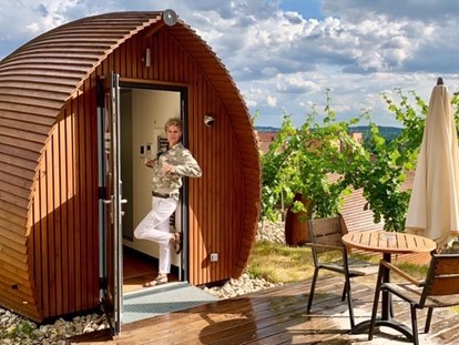 Hundehotel - Preisniveau: günstig - Moselle - Naturhotelzimmer im SONNENGARTEN mit Blick nach Frankreich - Glamping Resort Biosphäre Bliesgau