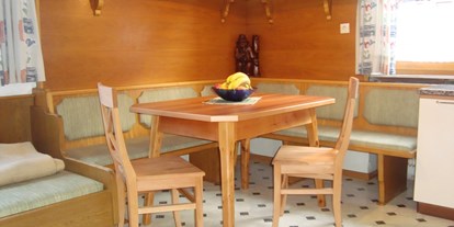 Hundehotel - Verpflegung: Frühstück - Graun im Vinschgau - Appartement "Schweikert" für 2-3 Personen
große Wohnküche,1Doppelzimmer und eine Schlafcouch,1x DU/WC Kabel - TV
WLAN
komplett eingerichtet, Brötchenservice, auch an Sonn und Feiertagen

ein reichhaltiges Frühstück können Sie dazu buchen - Haus Karlspitze
