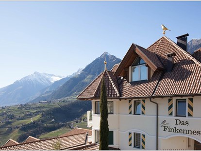 Hundehotel - Umgebungsschwerpunkt: Berg - Morter/Latsch VINSCHGAU - Outside - DAS FINKENNEST “Panorama Familyhotel & SPA”
