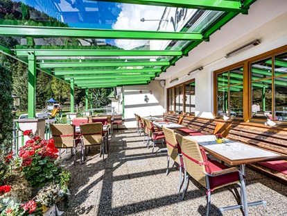Hundehotel - Tiroler Unterland - Terrasse im Vierjahreszeiten - Hotel Vierjahreszeiten