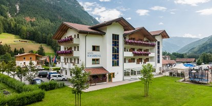 Hundehotel - Unterkunftsart: Chalets - PLZ 6290 (Österreich) - Hotel Sommer - Hotel Bergkristall