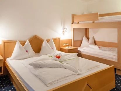 Hundehotel - Preisniveau: günstig - St. Martin (Trentino-Südtirol) - Doppelzimmer mit Stockbett - Hotel Bergkristall