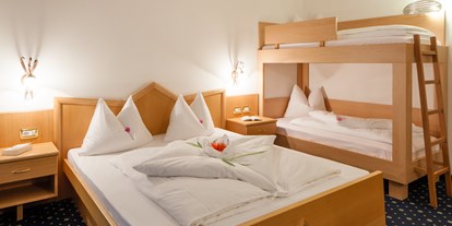 Hundehotel - keine Leinenpflicht im Hotel - PLZ 6167 (Österreich) - Doppelzimmer mit Stockbett - Hotel Bergkristall
