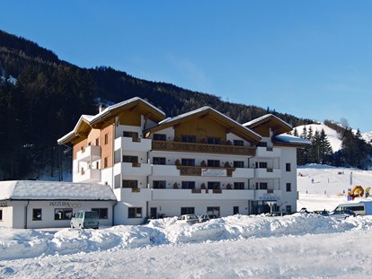 Hundehotel - Hundewiese: nicht eingezäunt - Südtirol - Hotel Winter - Hotel Bergkristall