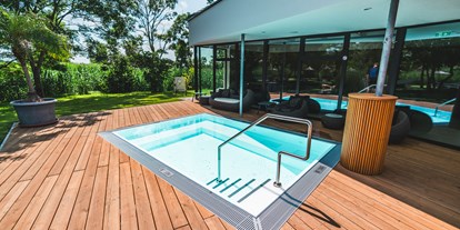 Hundehotel - Pools: Schwimmteich - Relax-Outdoor-Pool im Wellness- und Saunaparc - VILA VITA Pannonia