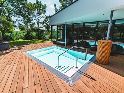 Hundehotel - Unterkunftsart: Ferienhaus - Relax-Outdoor-Pool im Wellness- und Saunaparc - VILA VITA Pannonia