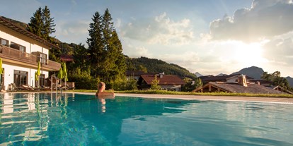 Hundehotel - Pools: Außenpool beheizt - Rauth (Nesselwängle) - Alpin Chalets Panoramahotel - Alpin Chalets Panoramahotel Oberjoch
