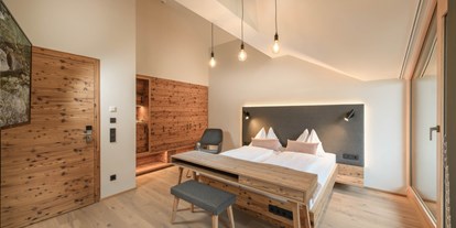 Hundehotel - Klassifizierung: 4 Sterne - Die neu gestalteten großzügigen Zimmer bieten moderne Gemütlichkeit und schöne Ausblicke in die umliegende Bergwelt! - Hotel Bergzeit