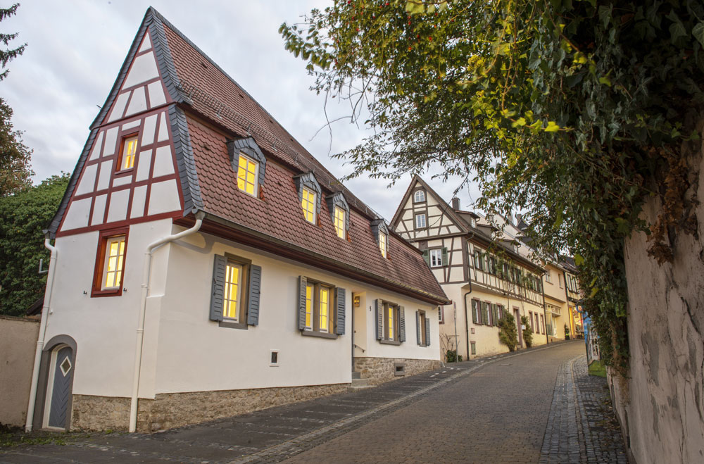 Urlaub-mit-Hund - Gemütliche Ferienwohnung für zwei im Fachwerkhaus am Rande der Altstadt Oppenheim. - FeWo-Oppenheim