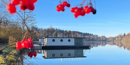 Hundehotel - Schwerpunkt: Seen & Berge - Deutschland - Hausboot in Waldkirchen - Waidlerland Feriendorf 
