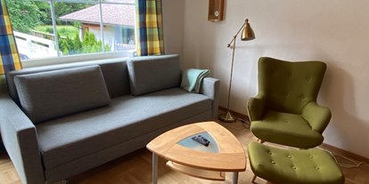Hundehotel - Schwerpunkt: einfach & gut & günstig - wohnzimmer oben - Haus Roith