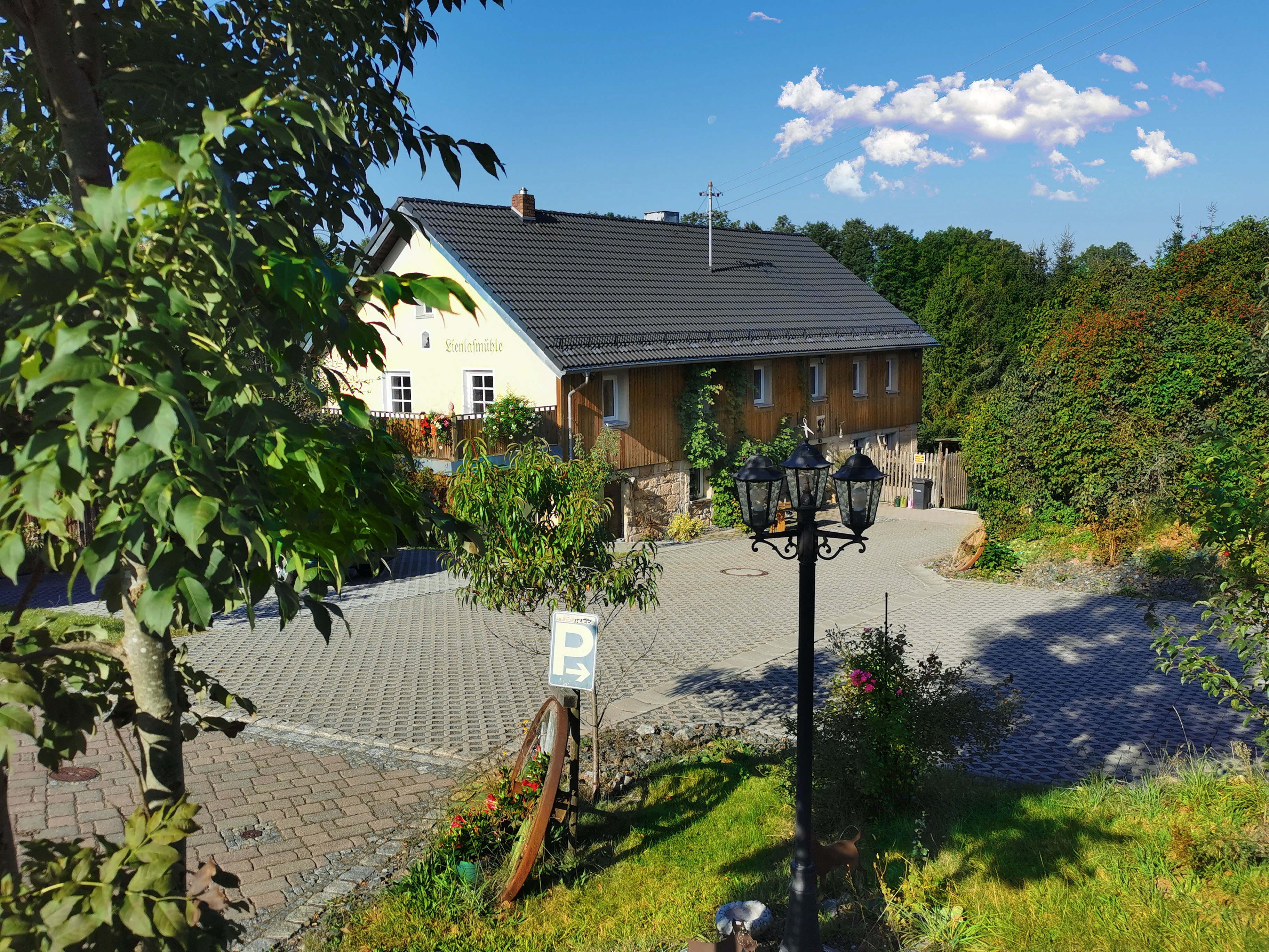Urlaub-mit-Hund - Ferienhaus Lienlasmühle mit Parkplätzen - Lienlasmühle