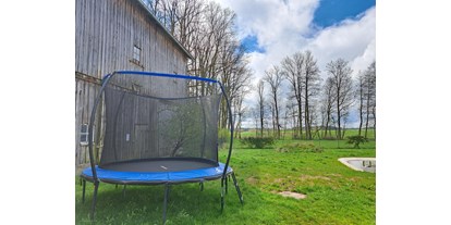 Hundehotel - Grundstück eingezäunt - Deutschland - großes Trampolin - Lienlasmühle