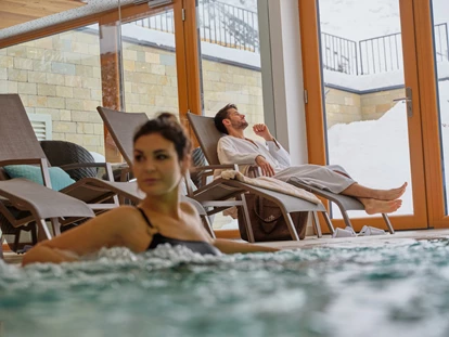 Hundehotel - Pools: Innenpool - Röthenbach (Allgäu) - Entspannen im Wasser - Hotel Schranz 