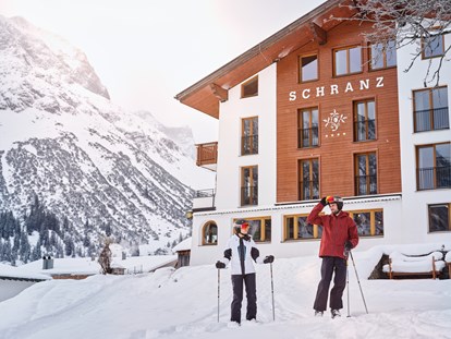 Hundehotel - Umgebungsschwerpunkt: Berg - Rauth (Nesselwängle) - Ski in & Ski out im Winter - Hotel Schranz 