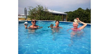 Hundehotel - Award-Gewinner - PLZ 8181 (Österreich) - unser kleine pool liegt inmitten des weitläufigen Gartens - Landhaus FühlDichWohl- Boutique Hotel